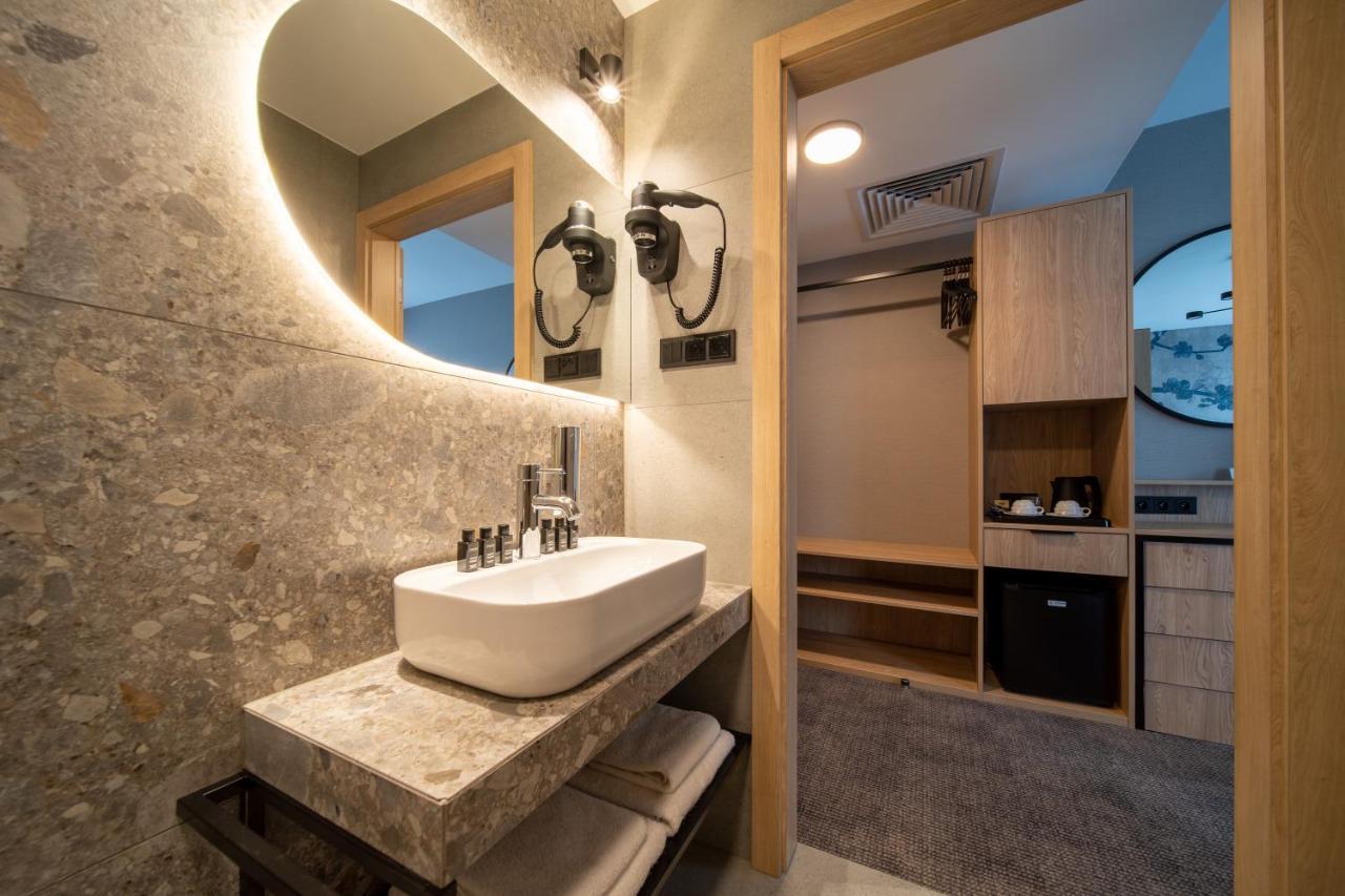 Alexander Hotel 3*