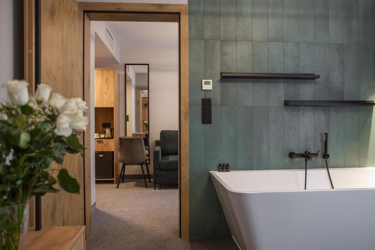 Alexander Hotel 3*